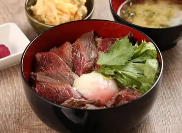 ダイヤキッチンのあか牛丼